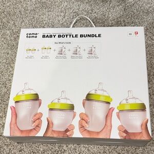 UNOPENED Comotomo Baby Bottle Set - Green